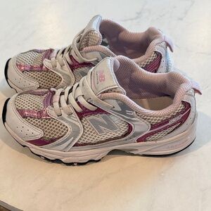 New Balance Kids' Cream and Pink Sneakers
530 Bungee sneakers